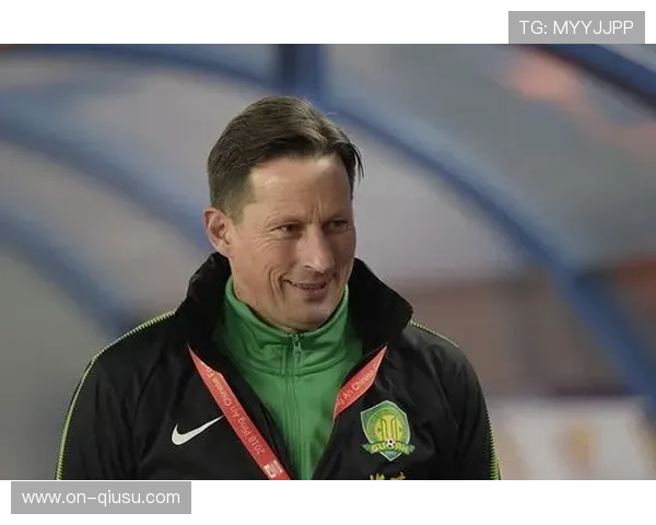 汉堡主力右后卫瓦尔德施密特腘绳肌损伤，德比战缺阵